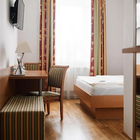 Weisses Ross Hotel 3*